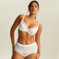 Soutien-gorge Emboîtant Avec Armatures Ivoire CAPRI -Bestform Lingerie Boutique BL14500 011 WEB 3 781ba637 0195 4b3a ae7b 69441e8f0ac7